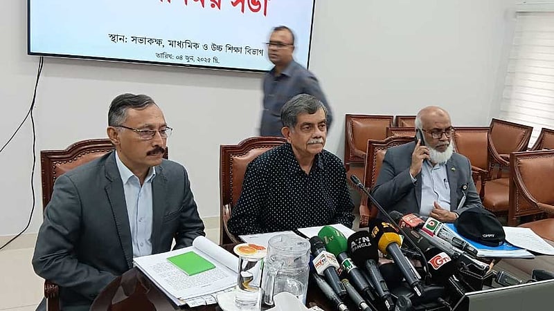 পত্রিকায় বিজ্ঞাপন দিয়ে উপাচার্য নেওয়া হবে: শিক্ষা উপদেষ্টা