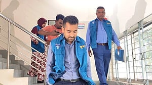 ‘ঘুষ’: চট্টগ্রাম আঞ্চলিক নির্বাচন কর্মকর্তার কার্যালয়ে দুদকের অভিযান