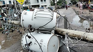 কুমিল্লায় ঘূর্ণিঝড়ে ক্ষতিগ্রস্ত ৬২ ট্রান্সফর্মার, ভেঙেছে ৮৪ খুঁটি