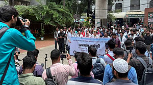 শ্রেণিকক্ষে ফিরছেন না ঢাকা মেডিকেলের শিক্ষার্থীরা