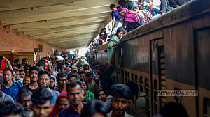 ঢাকায় ফেরার ঢল