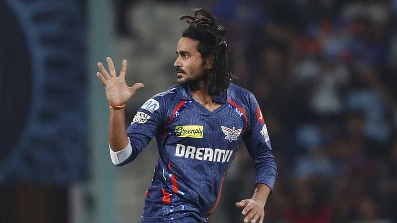 ৫ বলে ৫ উইকেট আইপিএলের সেই লেগ স্পিনারের