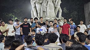 মুরাদনগরে হিন্দু নারীকে ‘ধর্ষণের’ প্রতিবাদে ঢাবিতে বিক্ষোভ