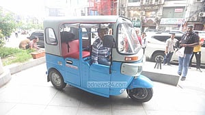 অগাস্টেই ঢাকার দুই এলাকায় ই-রিকশা