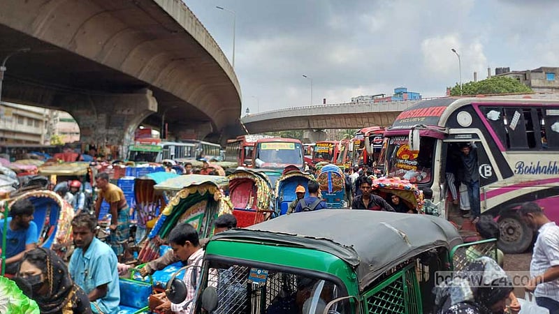 শেষ দিনের যানজটে সায়েদাবাদ ছাড়তে ভোগান্তি