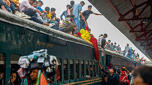ঈদযাত্রা যেন এক যুদ্ধ