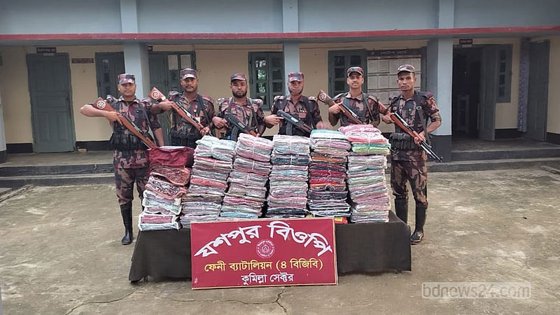 ফেনী সীমান্তে কোটি টাকার ভারতীয় পণ্য জব্দ
