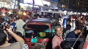 ফেনীতে রেললাইনে অটোরিকশা, ট্রেনের ধাক্কায় প্রাণ গেল অধ্যক্ষ ও মায়ের