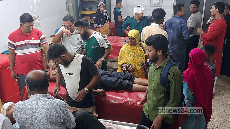 গোপালগঞ্জে ‘ইভটিজিং নিয়ে’ সংঘর্ষ, আহত ২০