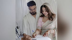 বিয়ে করেছেন ক্যান্সারে আক্রান্ত হিনা খান
