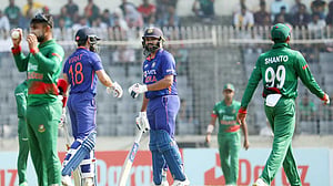 ক্রিকেটের মাঠে নয়, কূটনীতির পিচে লড়ছে বাংলাদেশ