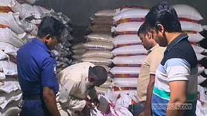 জামালপুরে ২৬২ বস্তা সরকারি চালসহ আটক ৪