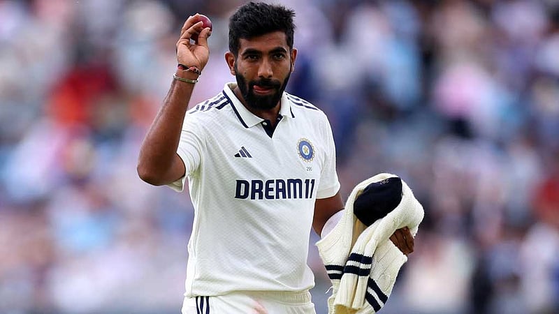 পাঁচ উইকেটে বুমরাহর দুই কীর্তি