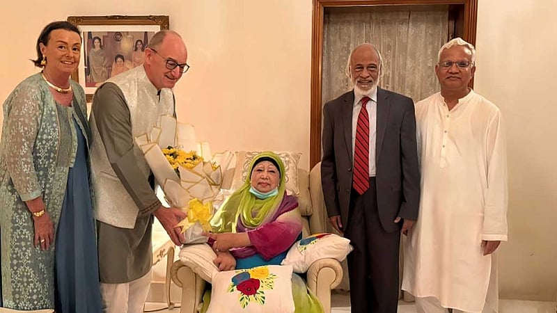 খালেদা জিয়ার সঙ্গে বিদায়ী জার্মান রাষ্ট্রদূতের সাক্ষাৎ