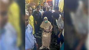 স্বাস্থ্য পরীক্ষার জন্য হাসপাতালে খালেদা জিয়া