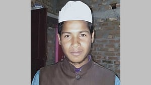 লালমনিরহাটে ঈদের সকালে স্ত্রীর গলায় ‘ছুরি চালালেন’ স্বামী