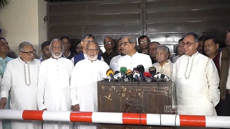 খালেদা জিয়ার সঙ্গে বিএনপি নেতাদের ঈদের শুভেচ্ছা বিনিময়