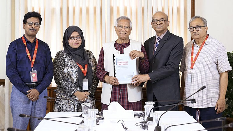 সমাজের ‘ভদ্রলোকেরা’ গুমে জড়িত: প্রধান উপদেষ্টা