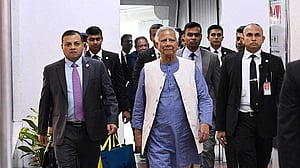 দেশে ফিরলেন ইউনূস