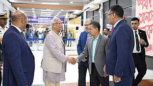 দেশে ফিরেছেন প্রধান উপদেষ্টা