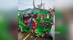 ময়মনসিংহে অ্যাম্বুলেন্স ও অটোরিকশা সংঘর্ষে নিহত ২