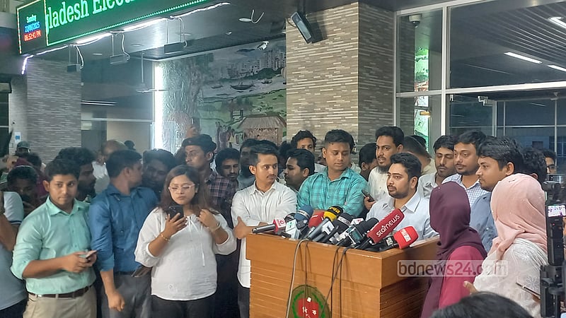 ‘শাপলা’ পেতে বাধা দেখছেন না এনসিপি আহ্বায়ক