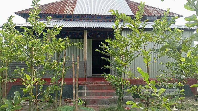 নরসিংদীতে ৭ বছর পর নদ খননের মাটি নিলামে বিক্রি, বিপাকে কৃষক