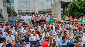 এনবিআরে আন্দোলন: চট্টগ্রাম কাস্টম হাউজ কমিশনার বরখাস্ত