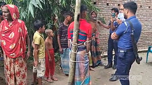 রাজবাড়ী‌তে ‘পাওনা টাকা না পেয়ে’ শ্বশুরকে গাছে বেঁধে নির্যাতন