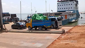 ফিরতি যাত্রায়ও দৌলতদিয়ায় নেই ভোগা‌ন্তি