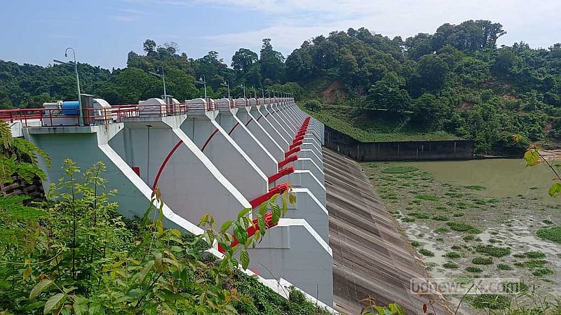 কাপ্তাই হ্রদের পানি বৃদ্ধি, বাঁধের সব স্পিলওয়ে খোলা হতে পারে শনিবার