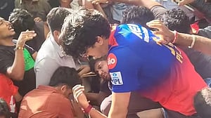 আইপিএল জয়োৎসবের মধ্যে বেঙ্গালুরুতে স্টেডিয়ামের বাইরে পদদলিত হয়ে ১১ মৃত্যু