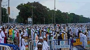 কলকাতার রেড রোডে ঈদ নামাজের জটিলতা কাটল