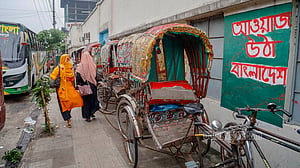 ফুটপাতে যখন রিকশার গ্যারাজ