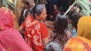 ধামরাইয়ে বসতঘর থেকে মা ও দুই ছেলের লাশ উদ্ধার