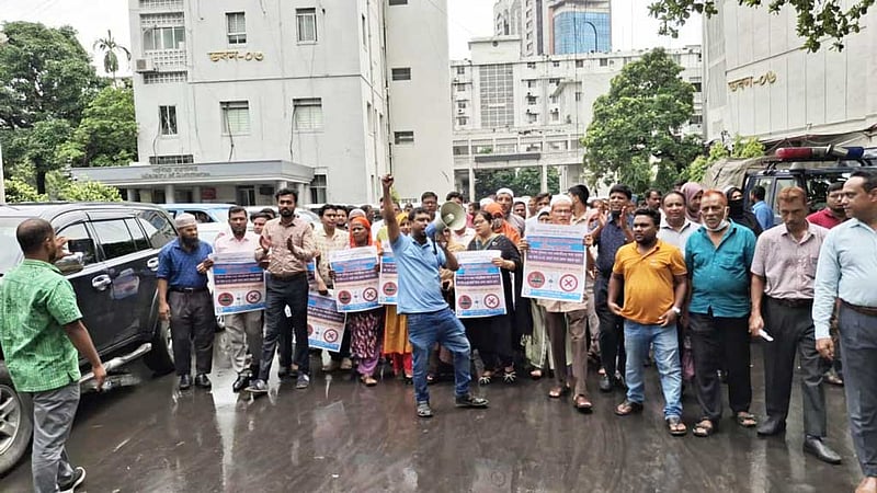 সচিবালয়ে বুধবারও বিক্ষোভ দেখালেন কর্মচারীরা