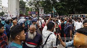 শাহবাগের পর জাদুঘরের সামনে বিক্ষোভে চাকরিচ্যুত বিডিআর সদস্যরা