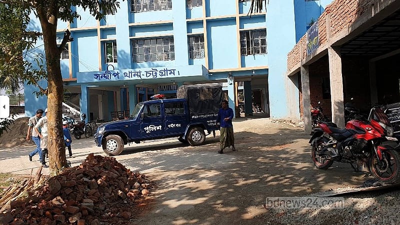 মাদ্রাসায় শিশুকে ধর্ষণের অভিযোগে শিক্ষক গ্রেপ্তার