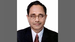 শেখ কবির হোসেনের দেশত্যাগ
