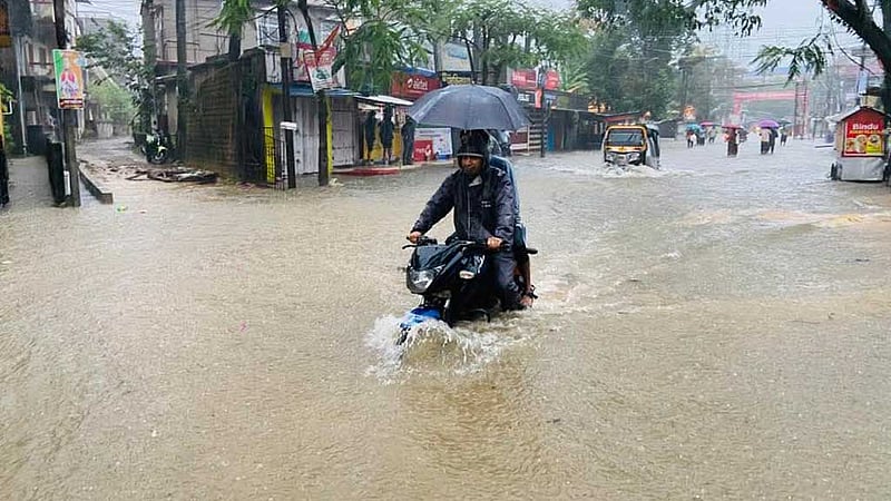 আসামের শিলচরে ১৩২ বছরের রেকর্ড ভাঙা বৃষ্টি