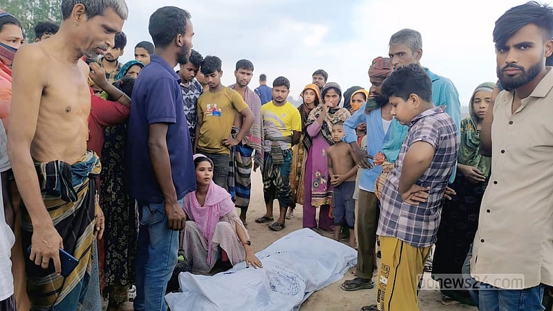 চলন্ত বাস থেকে যাত্রীকে ধাক্কা, পরে চাকায় পিষ্ট হয়ে মৃত্যু