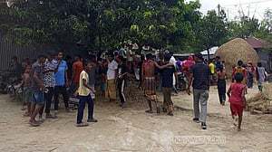 সিরাজগঞ্জে রাজমিস্ত্রি ও অজ্ঞাত ব্যক্তির লাশ উদ্ধার
