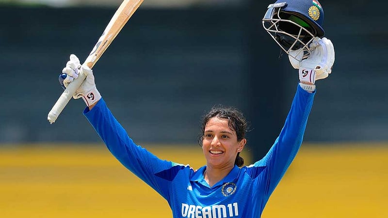 সাড়ে ৫ বছর পর আবার এক নম্বর স্মৃতি মান্ধানা