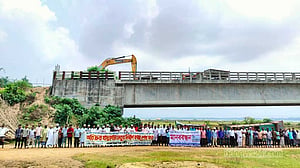 যাদুকাটা নদীর ‘শাহ আরেফিন-অদ্বৈত সেতু’র কাজ শেষ করার দাবি