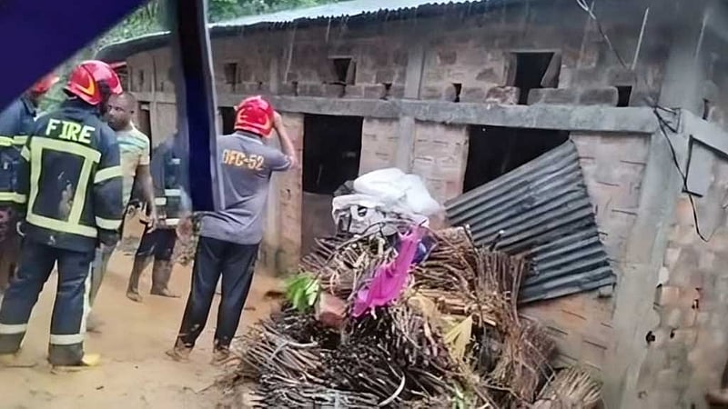 সিলেটে টিলা ধসে একই পরিবারের ৪ জনের মৃত্যু