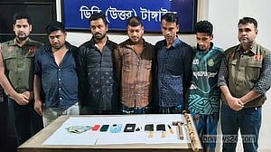 টাঙ্গাইলে প্রবাসীর মাইক্রোবাসে ডাকাতি, ঢাকা থেকে গ্রেপ্তার ৫