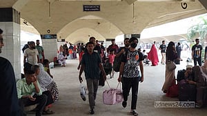 ঈদ শেষে ফিরতি পথের ট্রেনযাত্রায় চাপ