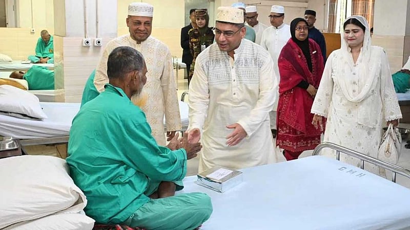 সেনাপ্রধানের কর্মব্যস্ত ঈদের দিন