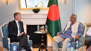 বিমানের সঙ্গে ‘অংশীদারত্বে আগ্রহী’ এয়ারবাস ও মেনজিস: সিদ্ধান্তে তাড়াহুড়ো নয়, বললেন ইউনূস