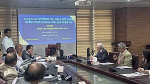 হরহামেশা ব্যবসায়ীরা মিথ্যা ঘোষণায় আমদানি করছেন: এনবিআর চেয়ারম্যান